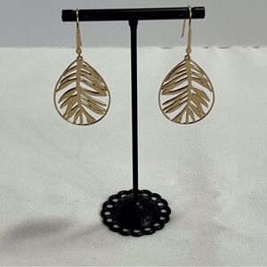 Stella & Dot Botanical Filigree Earrings